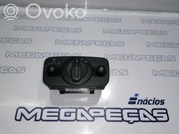 Light switch   8A6T13A824AB
