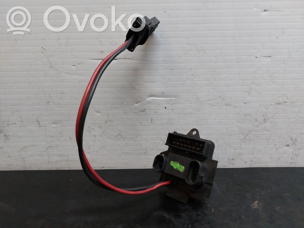 Renault Clio II Salona mazā radiatora ventilatora relejs 