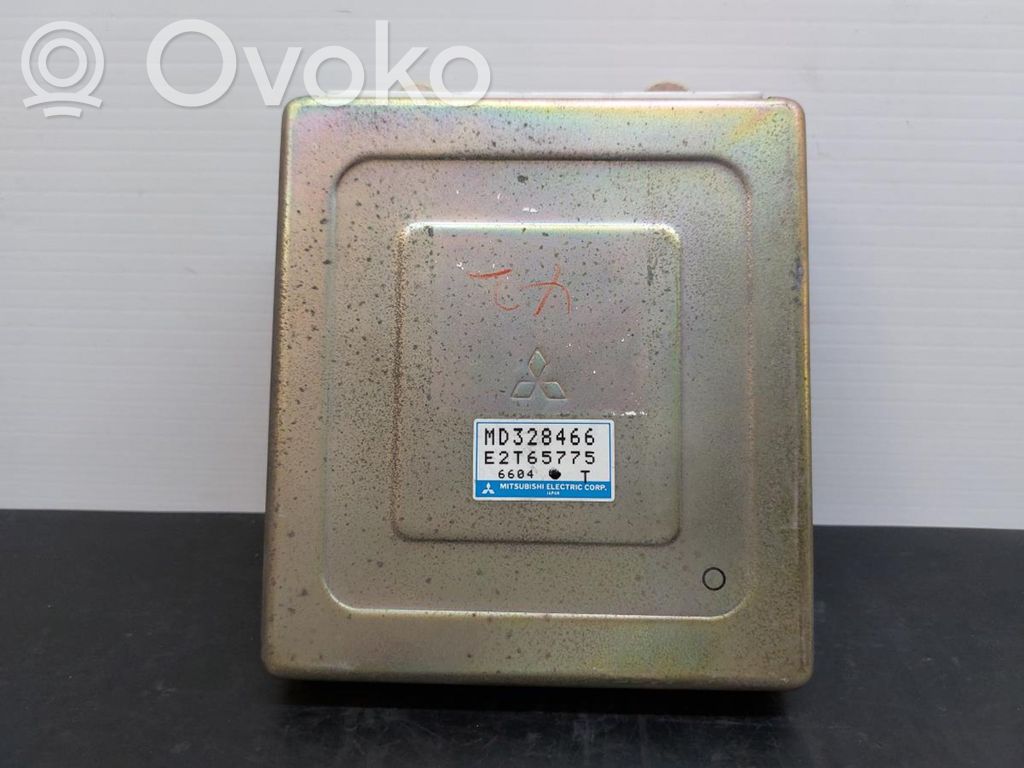 Engine control unit/module   MD328466,E2T65775