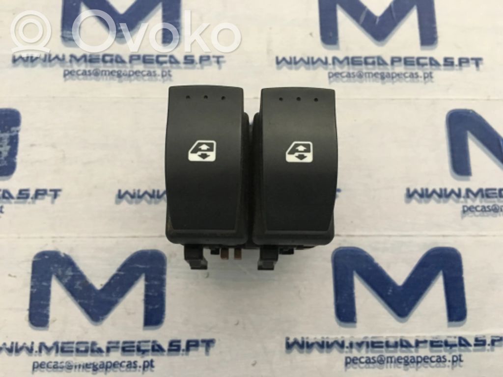 Electric window control switch   015085D