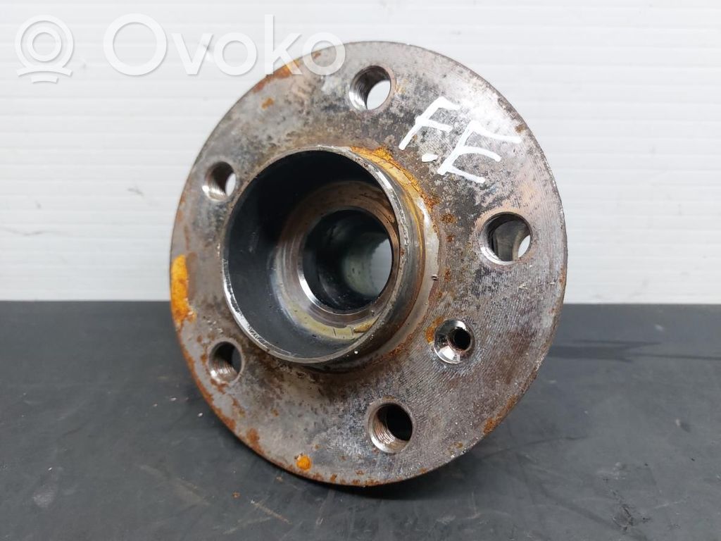 BMW 1 F40 Cojinete de bolas de la rueda trasera 