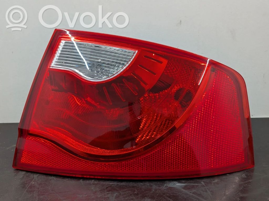Lampă spate în caroserie   3R5945096C