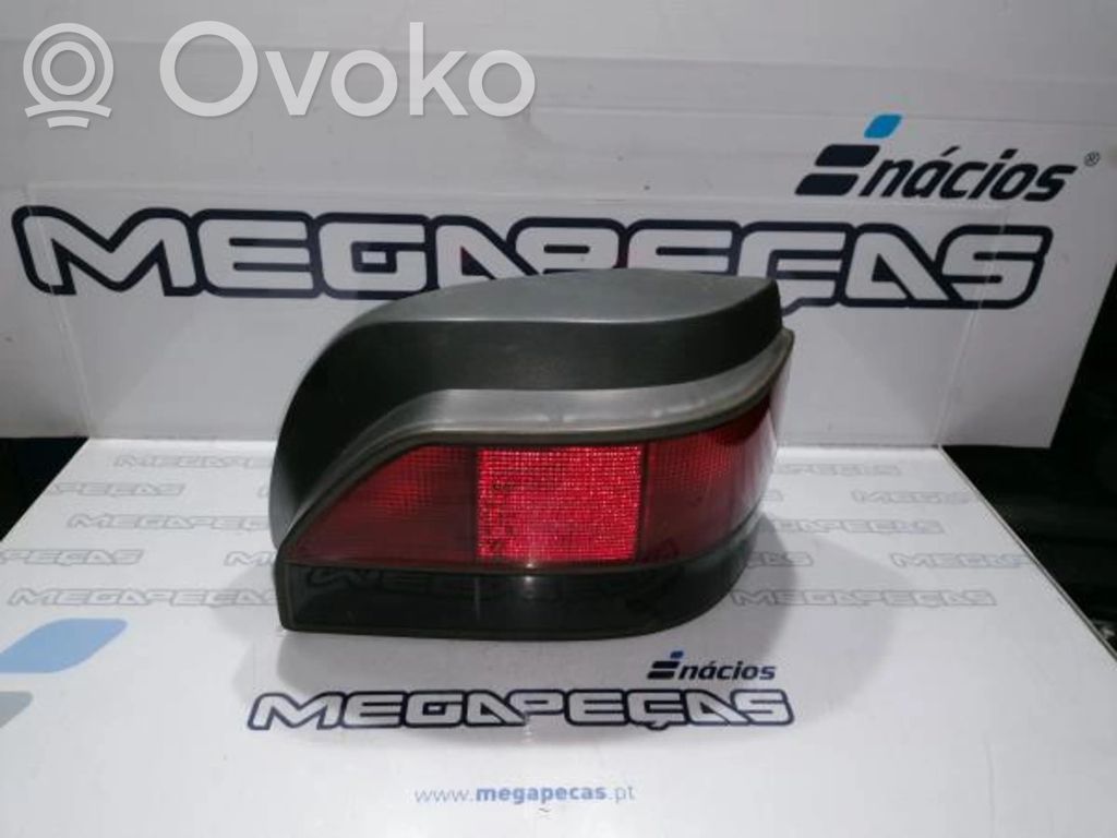 Renault Clio I Tailgate rear/tail lights 