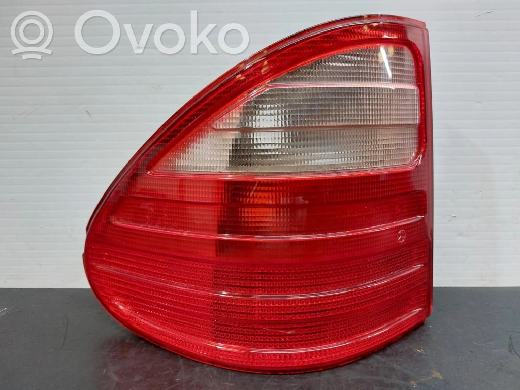 Mercedes-Benz E W210 Luci posteriori del portellone del bagagliaio