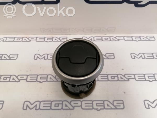 Nissan Qashqai+2 Griglia di ventilazione centrale cruscotto