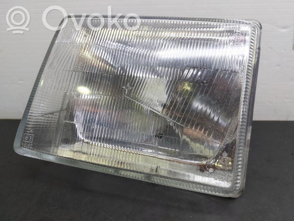 Fiat Uno Lampa przednia 