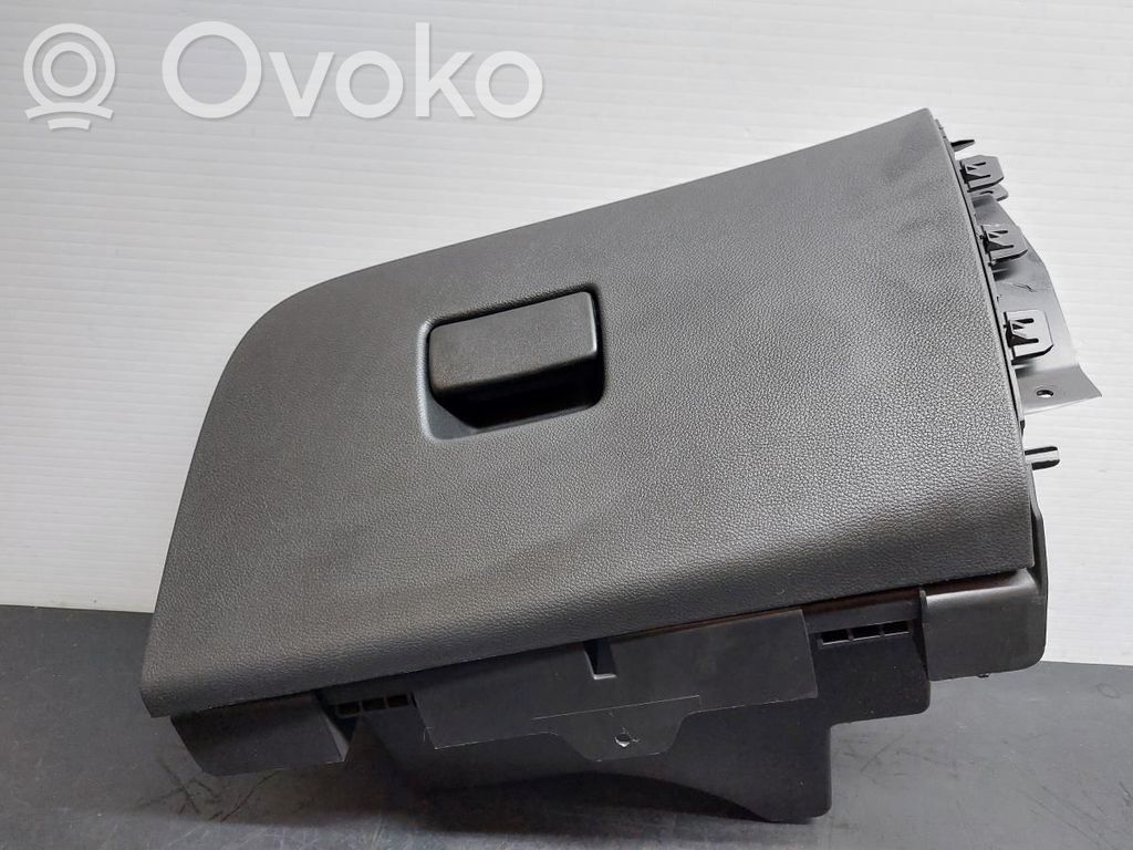 Opel Astra K Glove box 