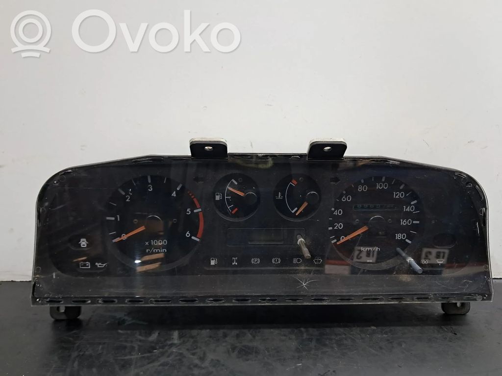 Nissan Terrano Vitezometru (grup de instrumente) 