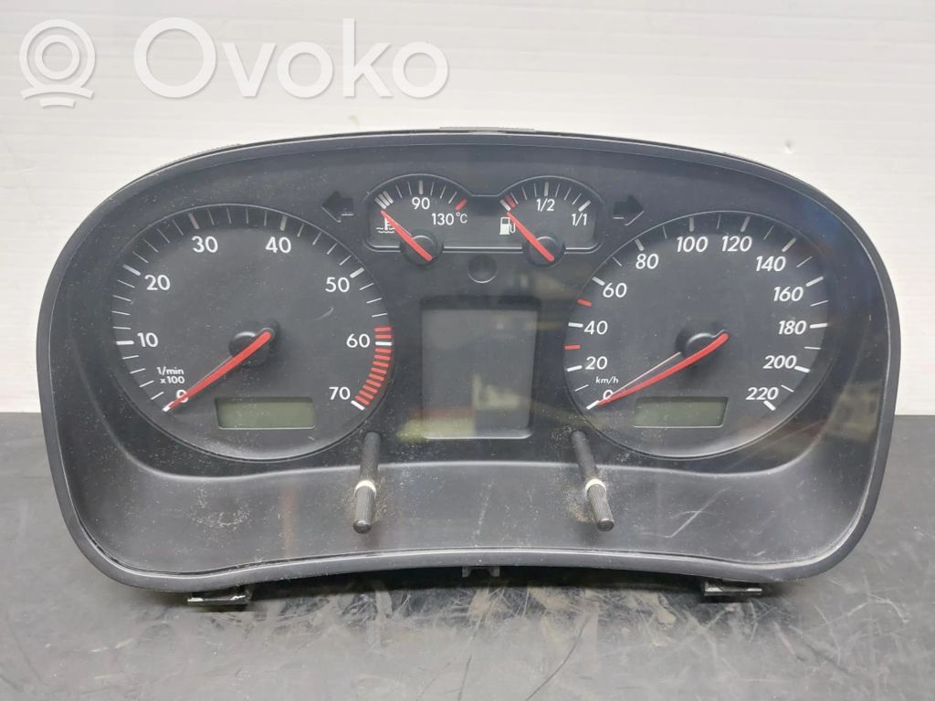 Volkswagen Golf IV Nopeusmittari (mittaristo) 