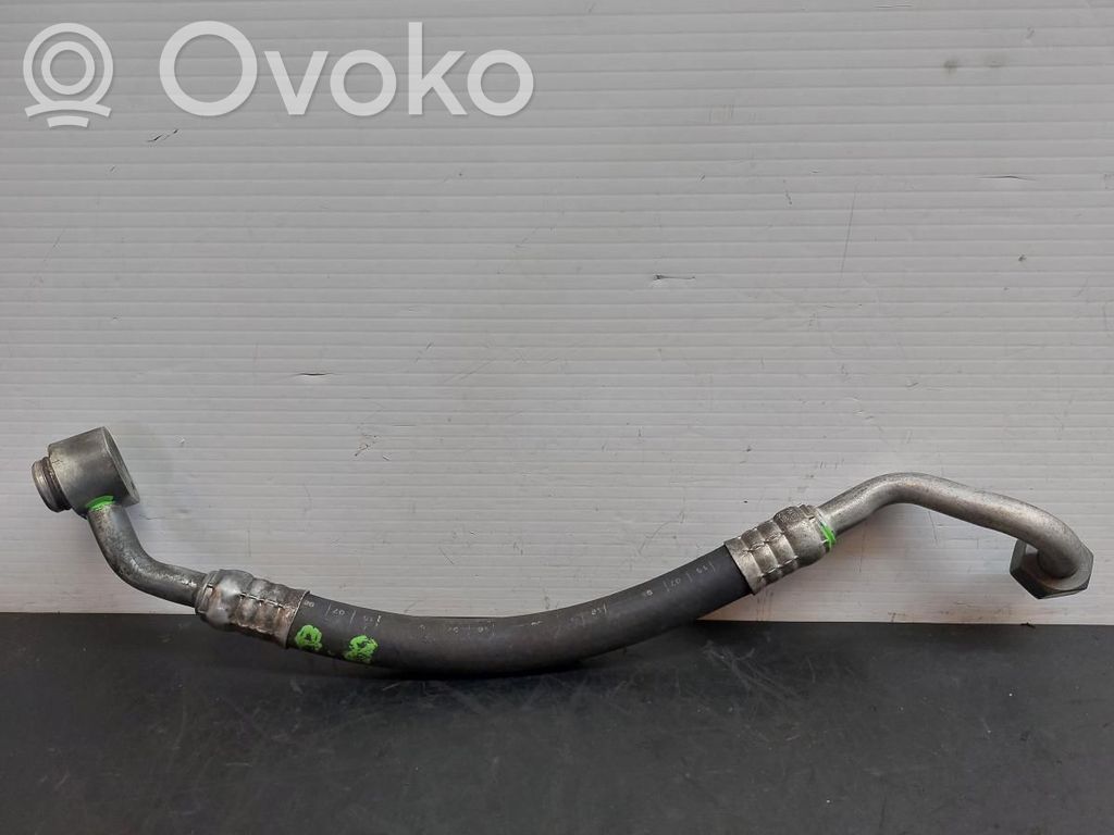 Ilmastointilaitteen putki (A/C)   4D0260707K