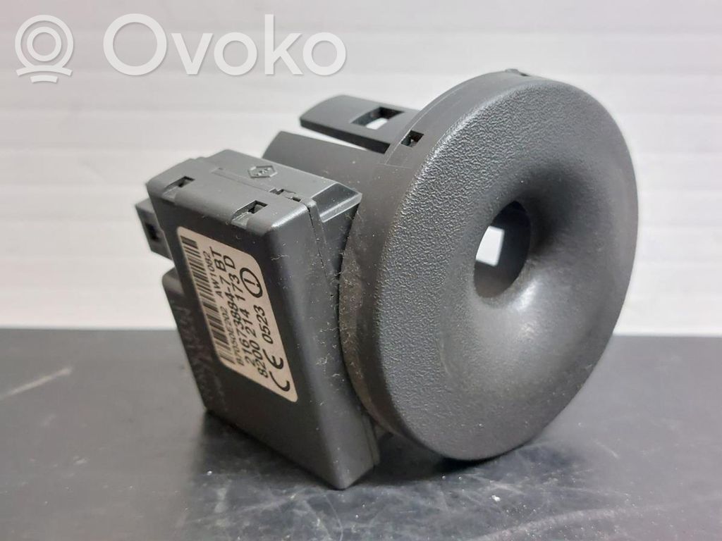 Mercedes-Benz C W203 Antenos stiprintuvas 