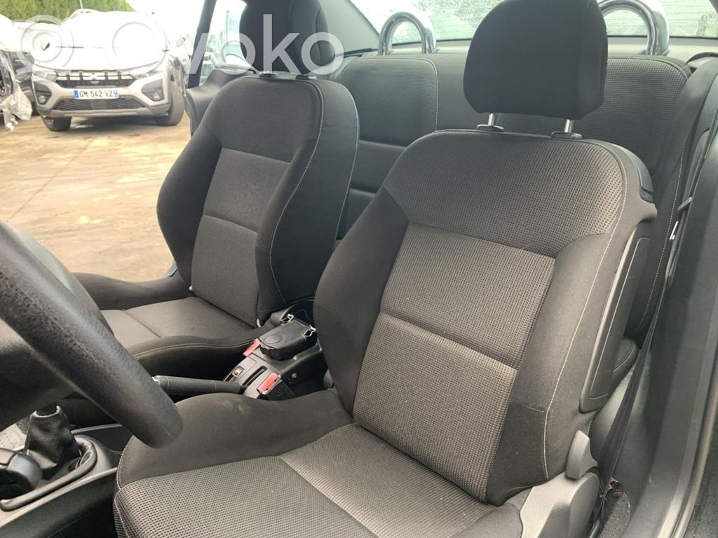 Peugeot 207 Sėdynių komplektas 