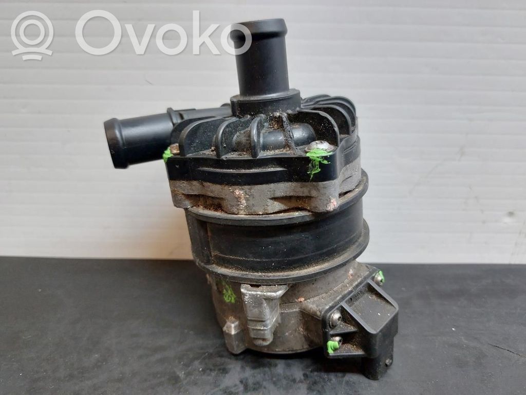 Vandens pompa   8K0965567