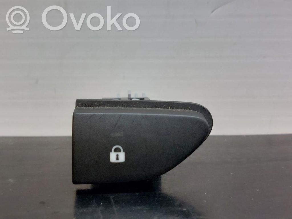 Central locking switch button   262103678R,10026640