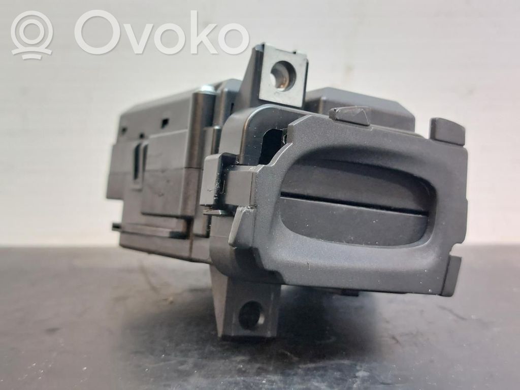Virtalukko   8K0909131