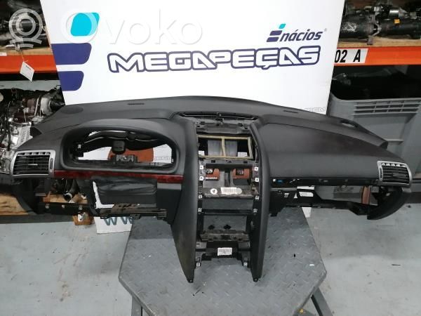 Peugeot 407 Oro pagalvių komplektas 