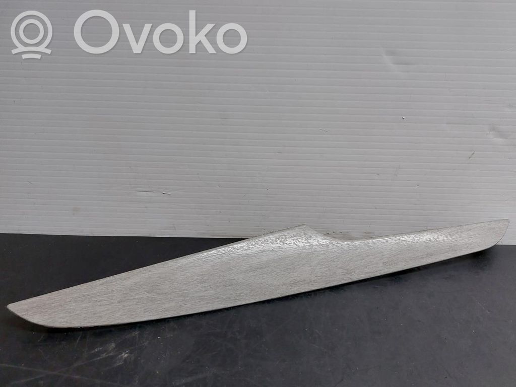 Muotolista   969305957R,969123577R,DIREITO