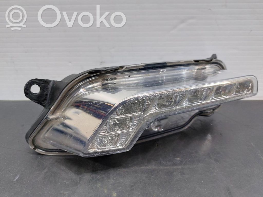 Mercedes-Benz E C207 W207 Faro diurno con luce led 
