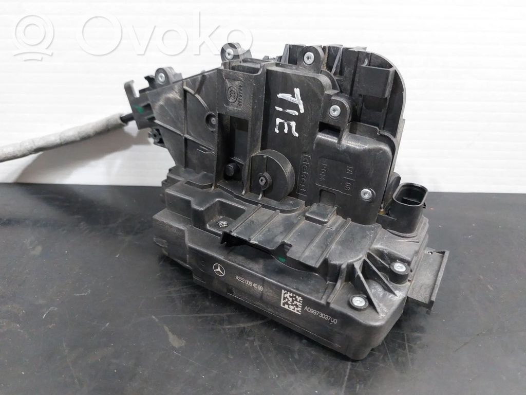 Zamek drzwi tylnych   A2220064099,0997300501,0997301535,0997303700,0997309100,A0997300501,A0997301535,A0997303700,A0997309100