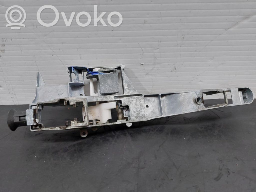 Peugeot RCZ Etuoven sisäkahvan kehys 