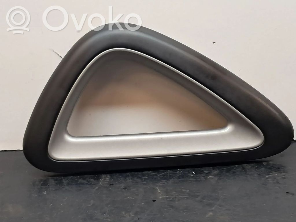 Volkswagen Scirocco Listón embellecedor de la puerta delantera (moldura) 