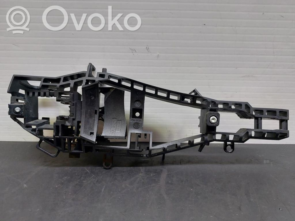 BMW 4 F36 Gran coupe Obudowa klamki wewnętrznej drzwi przednich 