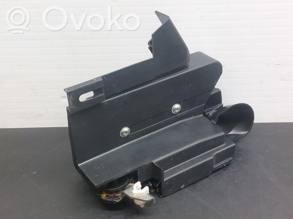 Priekšpusē slēdzene   805035308RB,805035308R