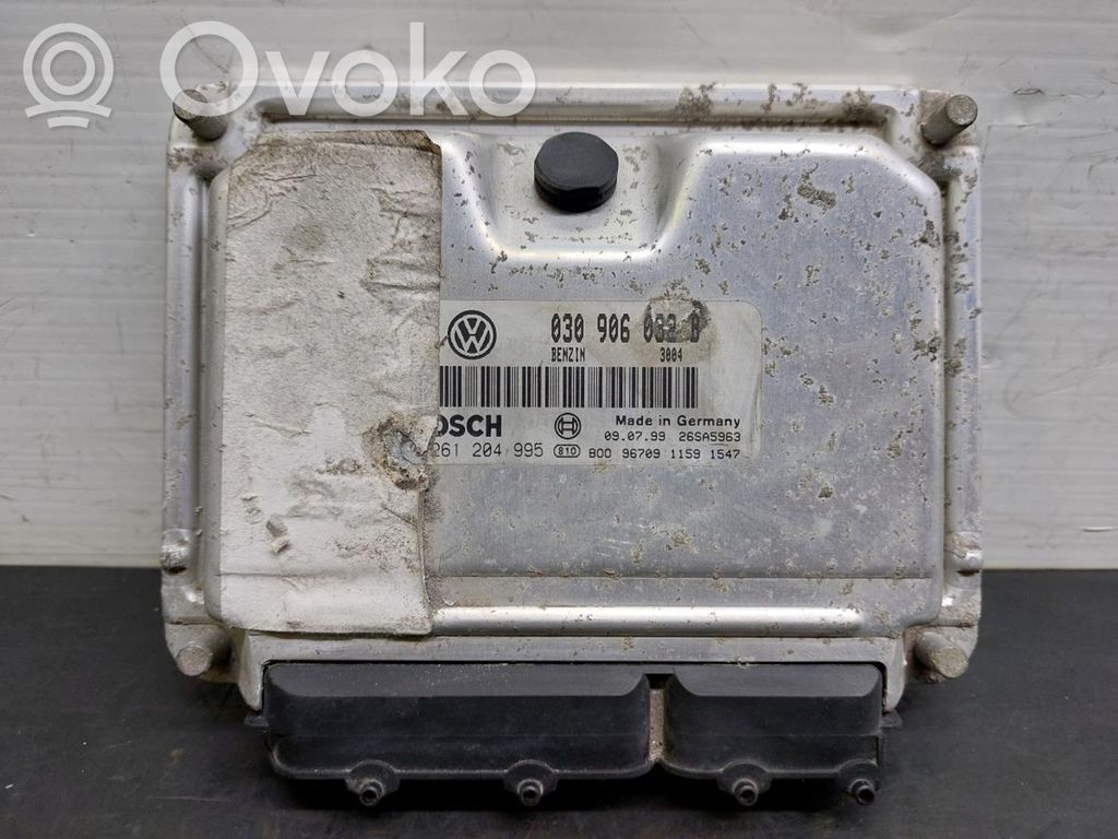 Volkswagen Polo III 6N 6N2 6NF Moottorin ohjainlaite/moduuli 