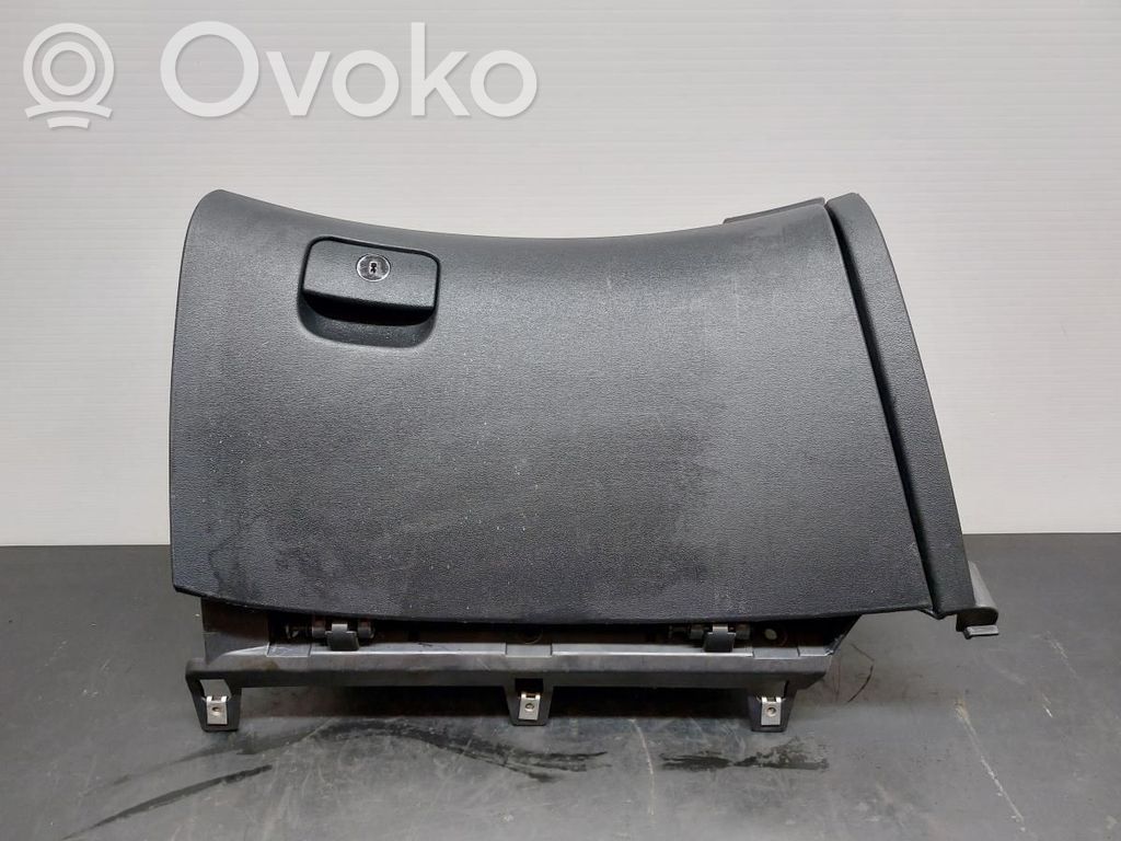 Hansikaslokero   845412L000