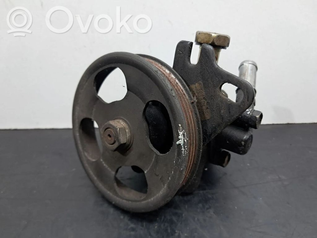 Nissan Sunny Ohjaustehostimen pumppu 