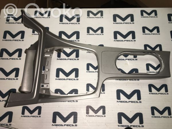 Ford Mondeo MK IV Rămă unitate radio/GPS 