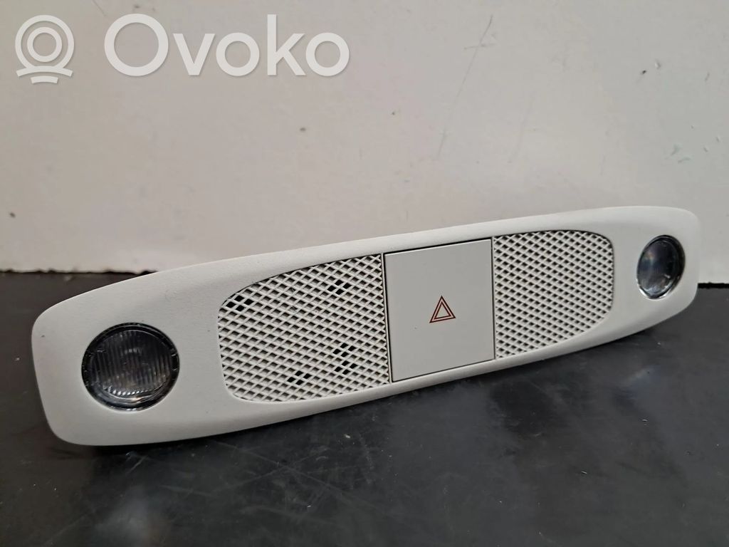 Tesla Model Y Botón interruptor de luz de peligro 