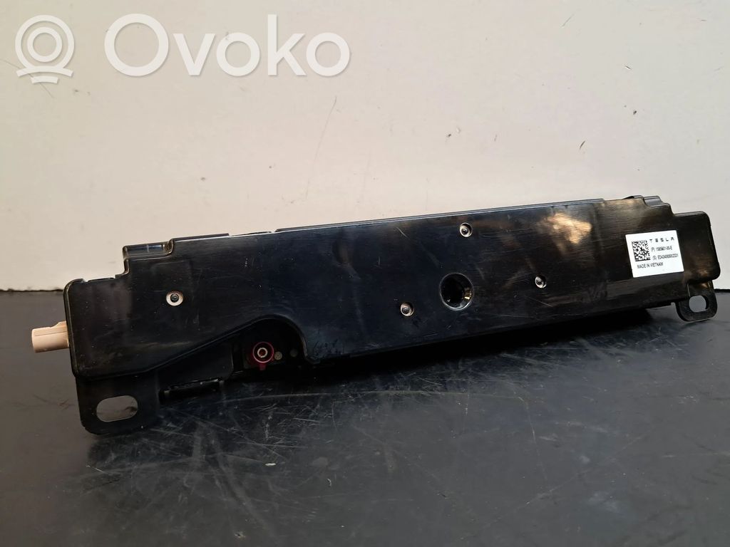 Amplificateur d'antenne   158560100E,158560100E