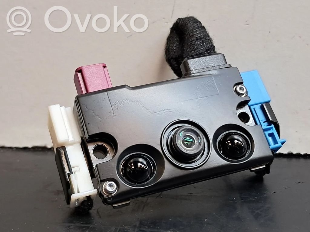 Tesla Model Y Windshield/windscreen camera 