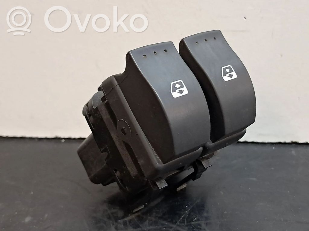Comutator comandă geamuri electrice   8200315034