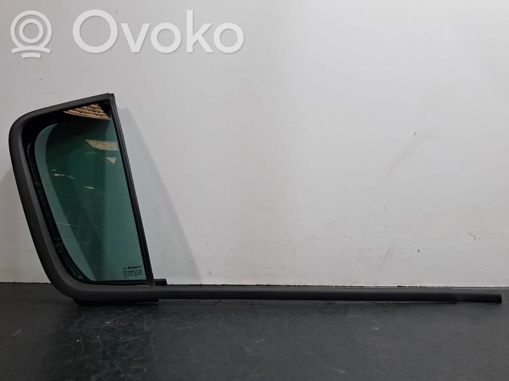 Renault Clio III Rear side window 