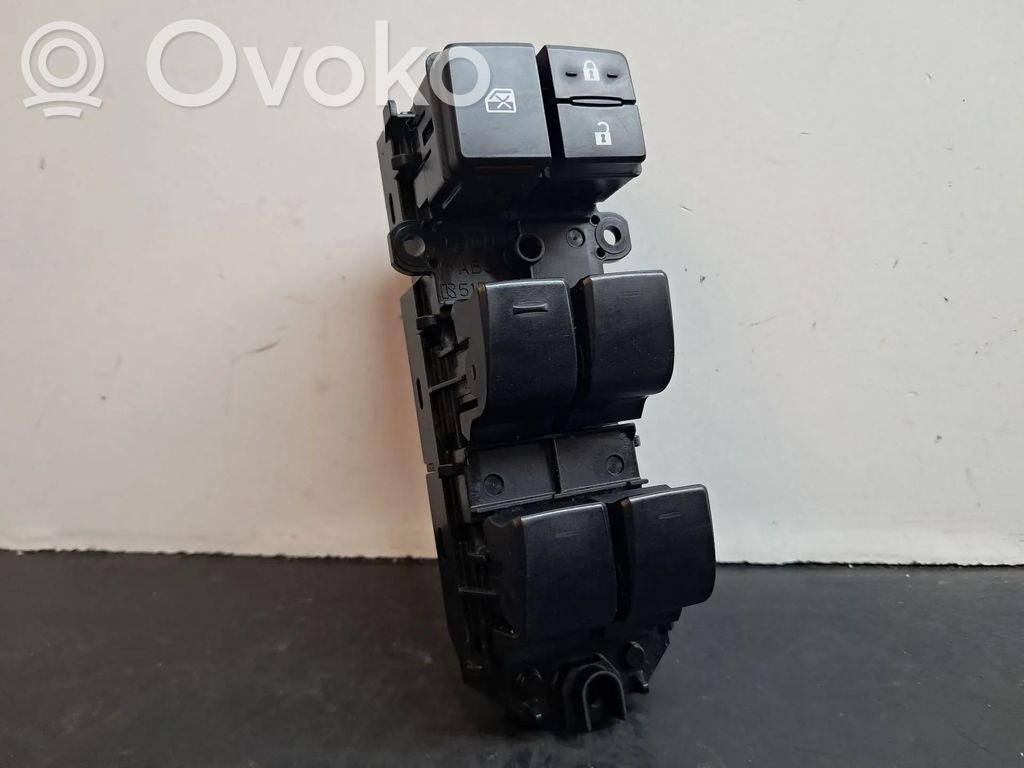 Electric window control switch   8404078010,8404078010