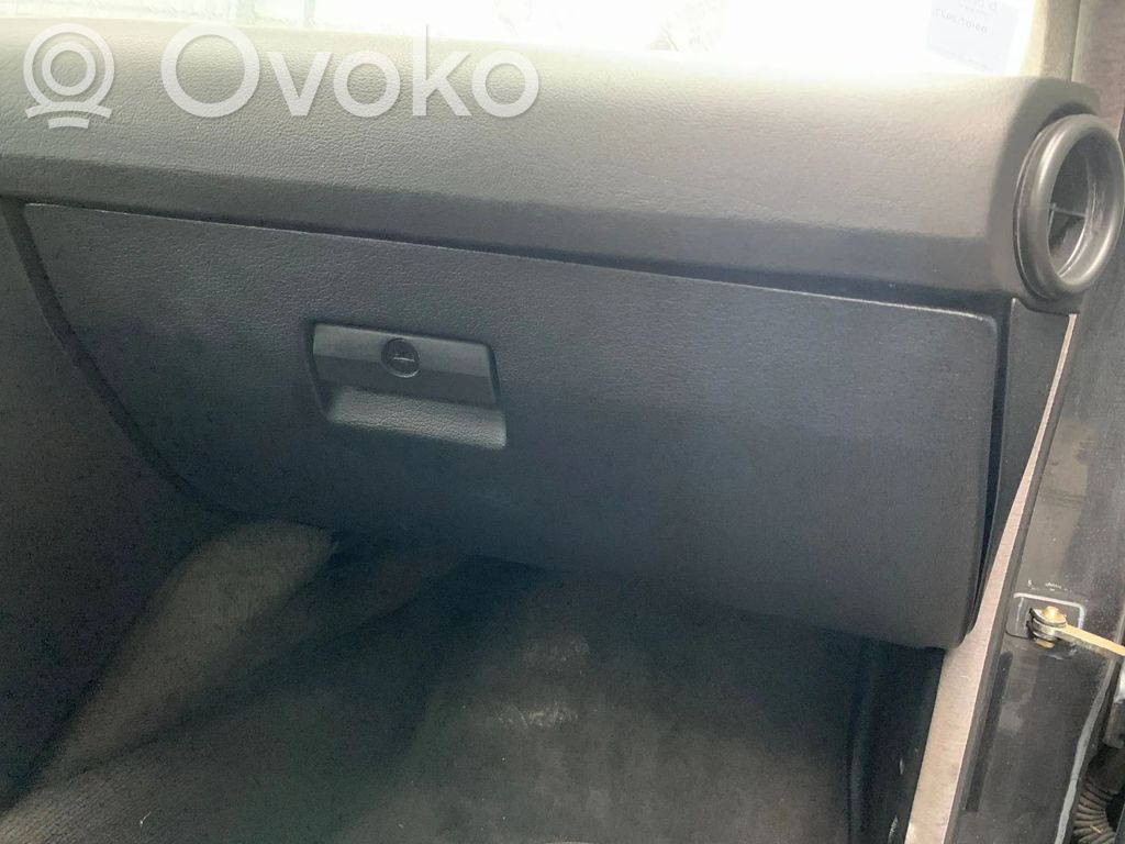BMW 5 E34 Glove box 