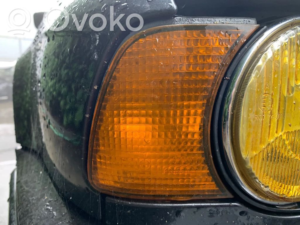 BMW 5 E34 Lampă semnalizare bară față 