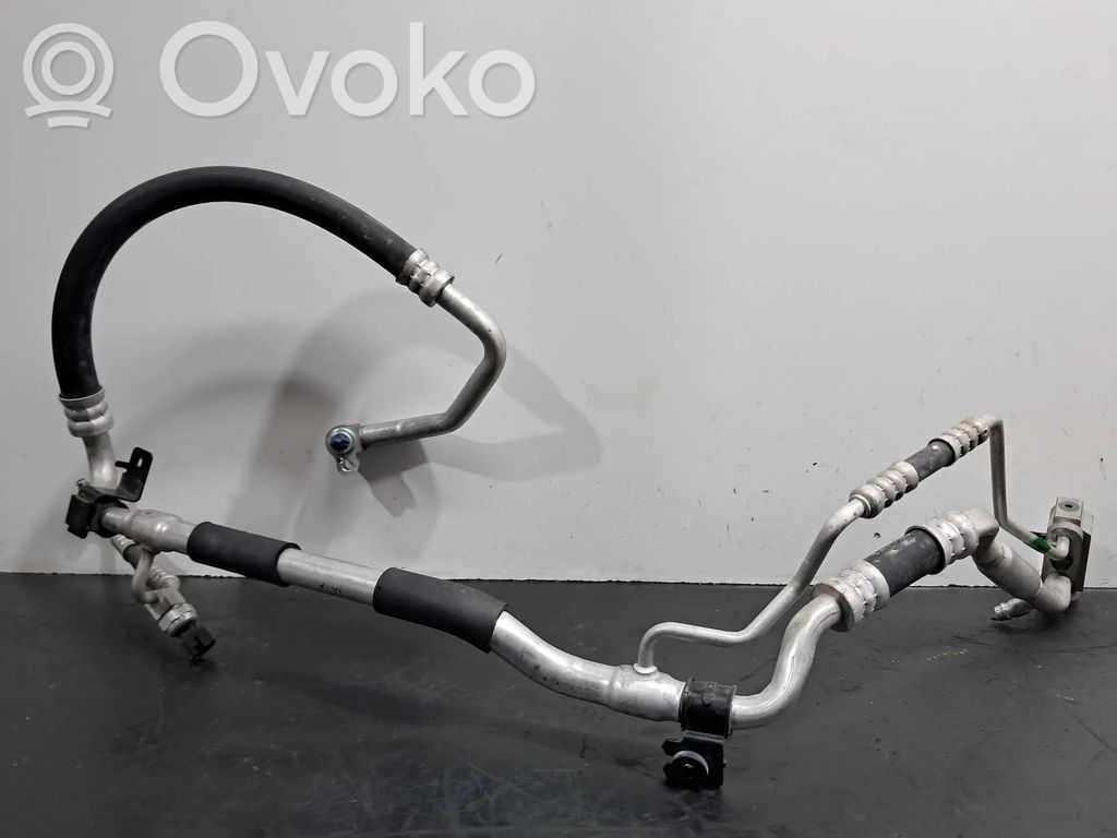 Ilmastointilaitteen putki (A/C)   97775A6450
