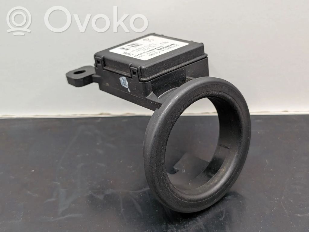 Nissan Note (E11) Aerial antenna amplifier 
