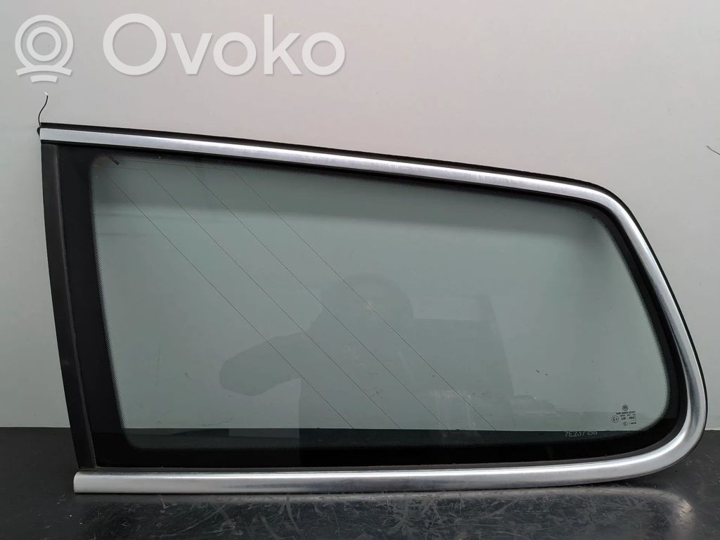 Volkswagen PASSAT B6 Vitre latérale arrière