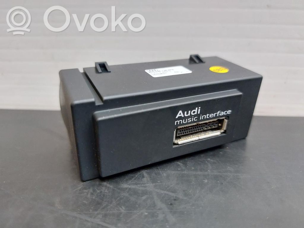 Otras unidades de control/módulos   8V0035736