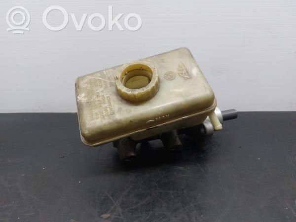 Master brake cylinder