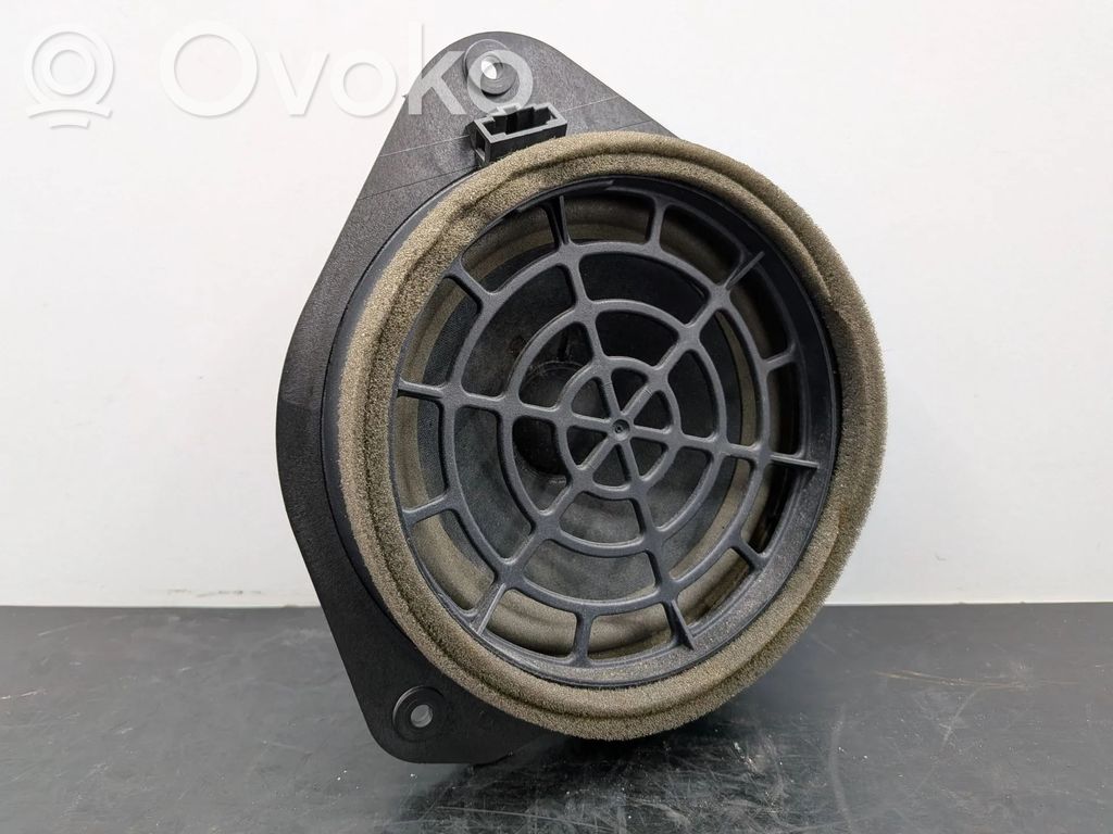 Audi A1 Paneelikaiutin 