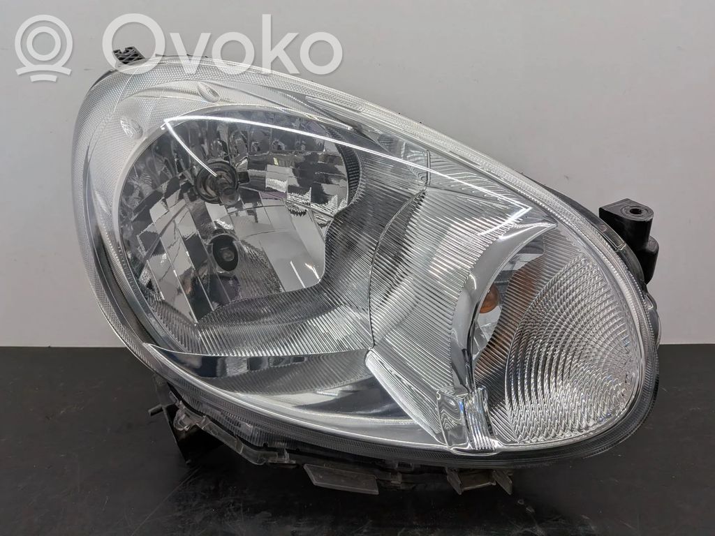 Nissan Micra Lampa przednia 