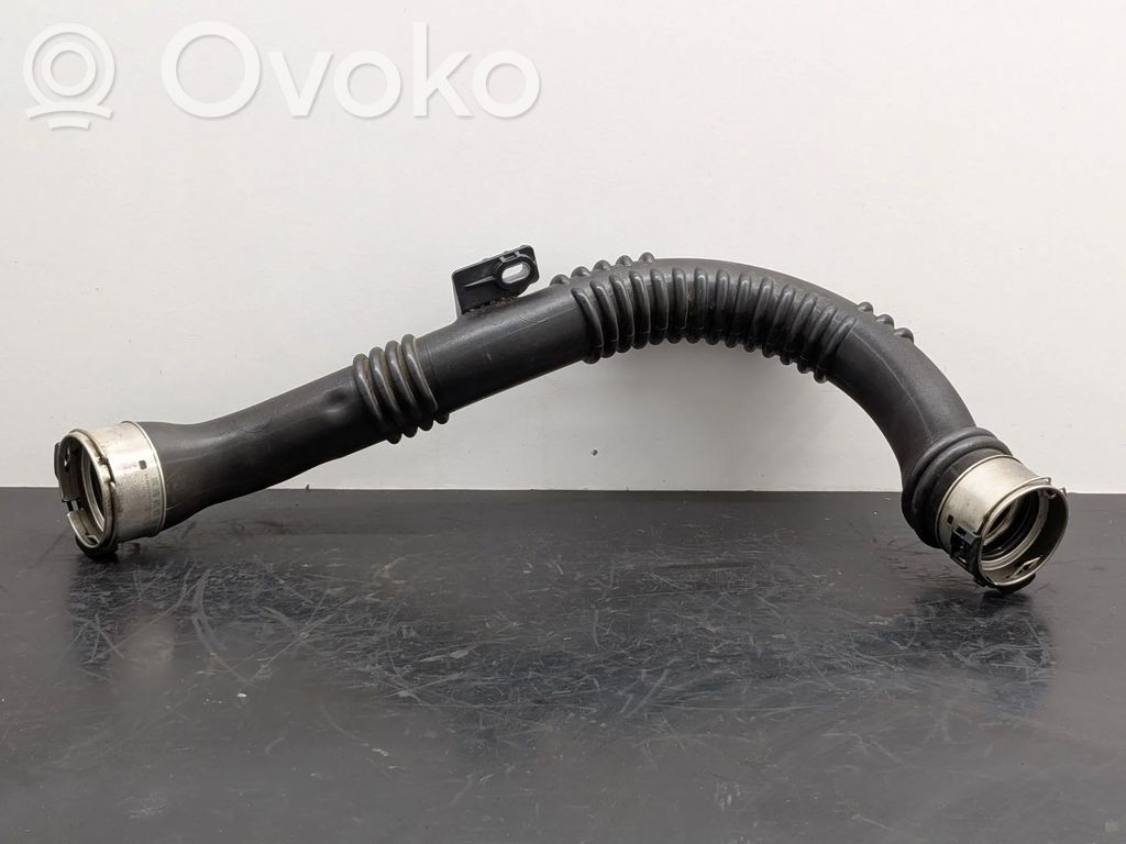 Renault Trafic III (X82) Furtun/conductă intercooler 