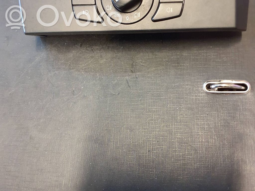 Light switch   6925285,33290101