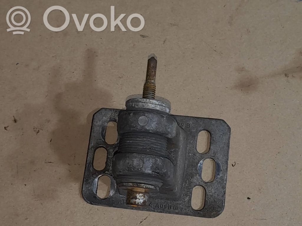 Engine mounting bracket   4A0807129B