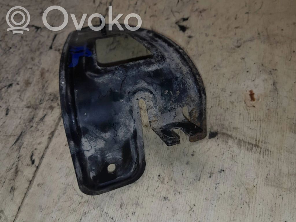 BMW 5 E60 E61 Cits aizmugures šasijas elements 